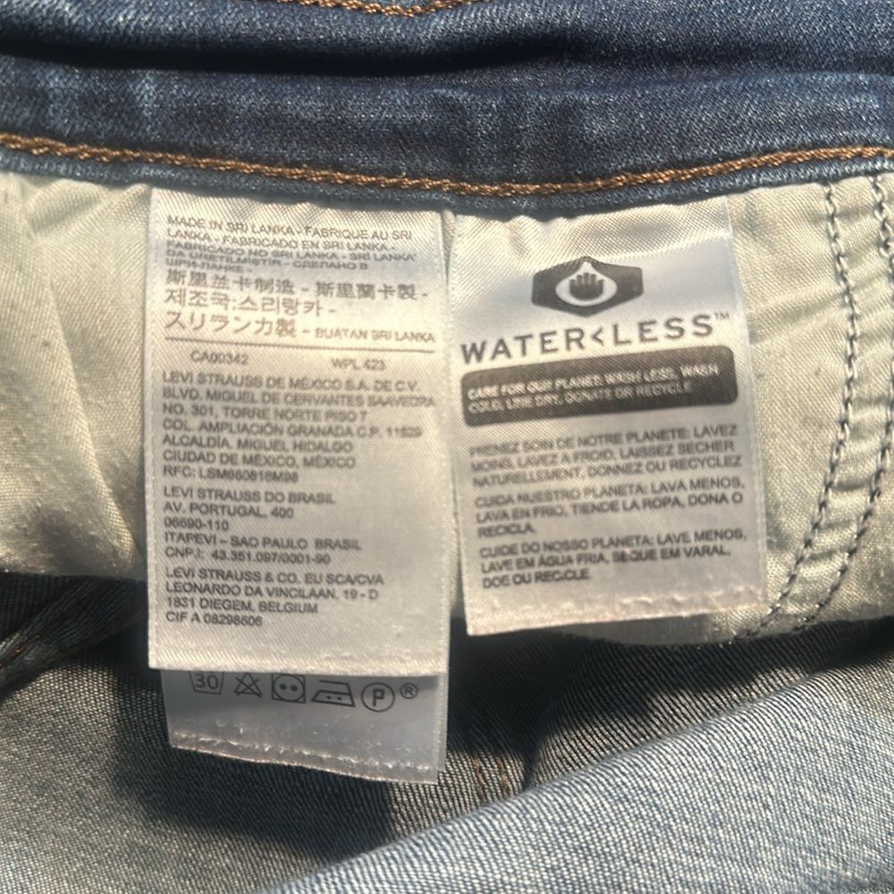Levi’s jeans 22W (6029) - Picture 8 of 9